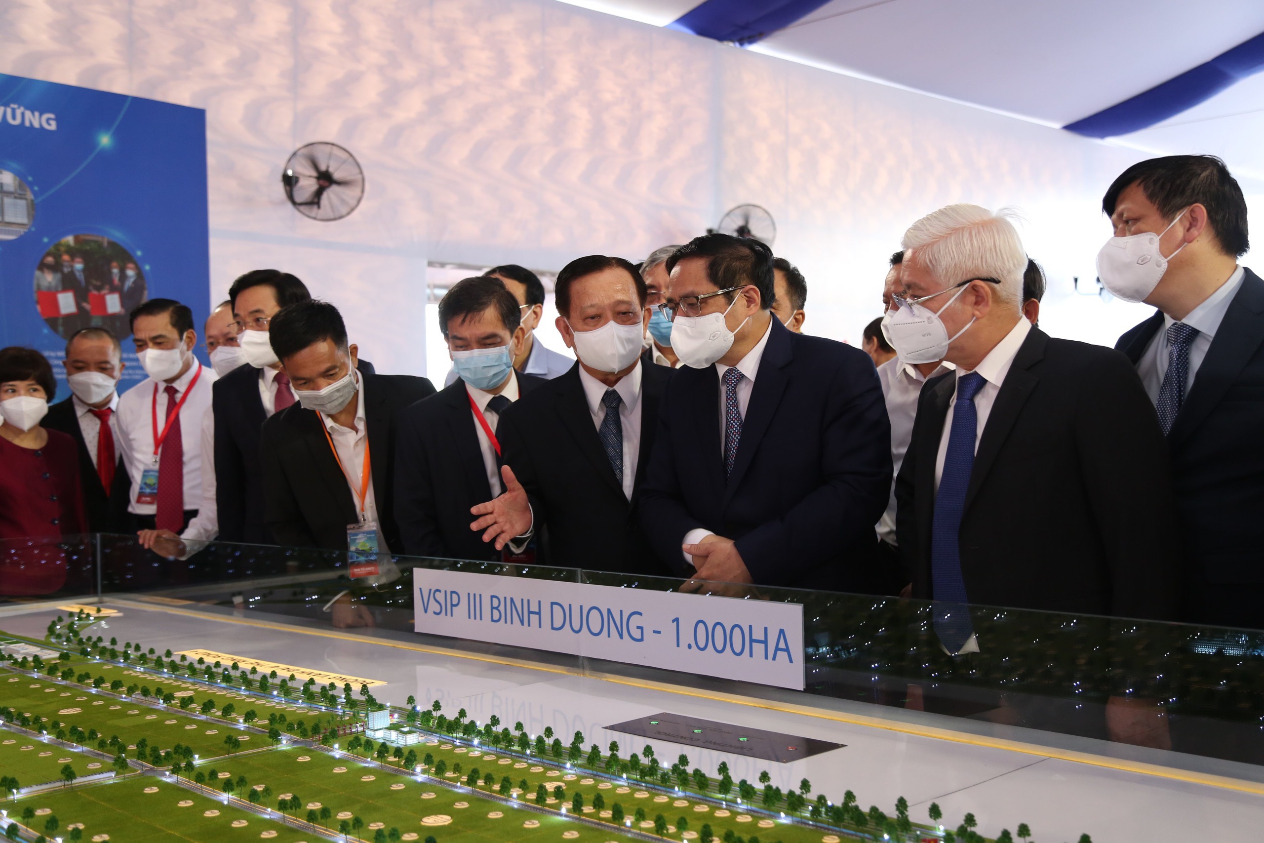 Construction of 1,000-hectare Vietnam Singapore Industrial Park begins in southern province