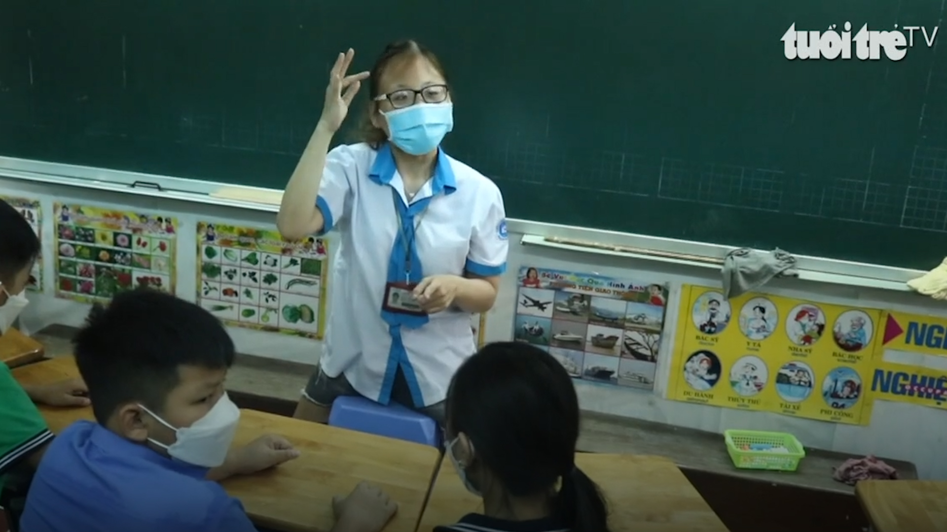Vietnamese woman overcomes disability to pursue teaching career
