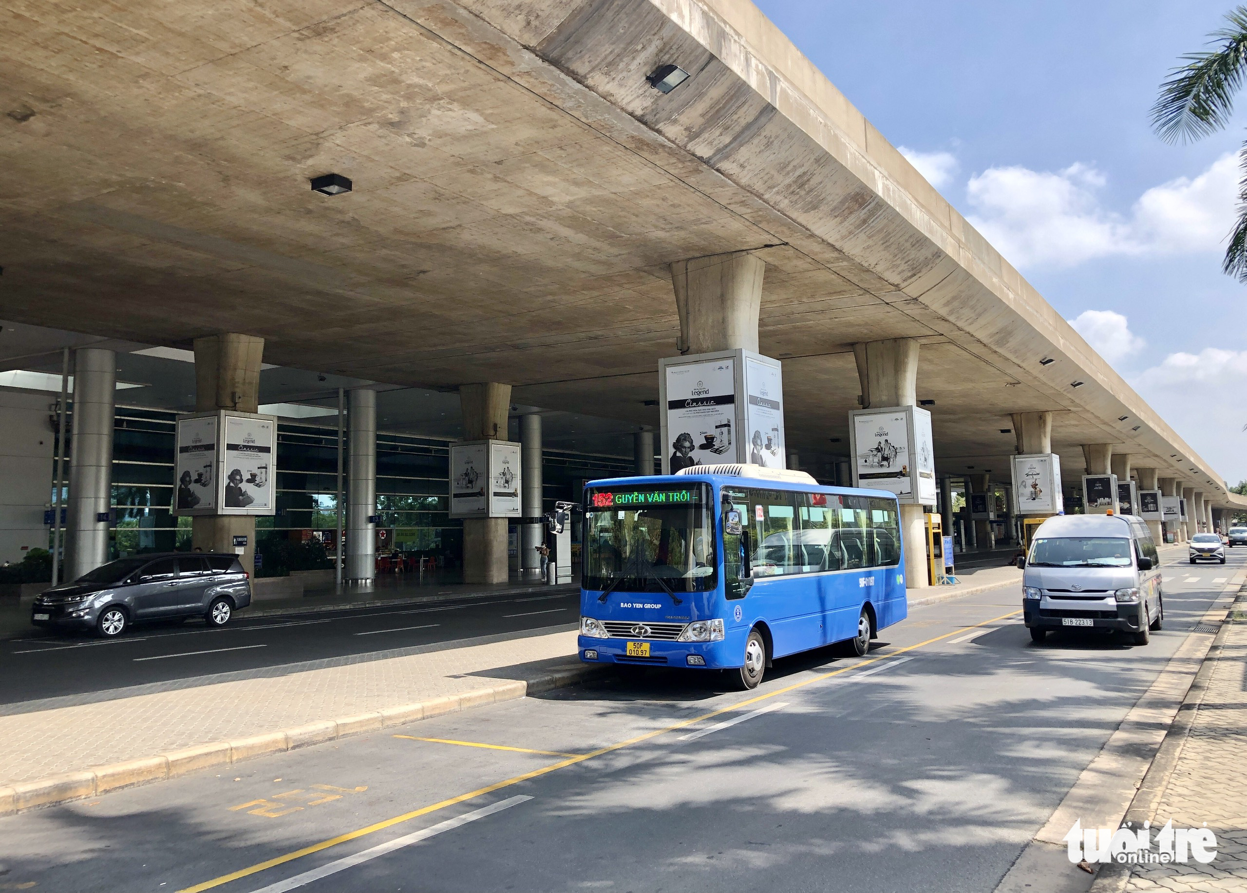 Ho Chi Minh City connects public bus system with airport’s domestic terminal