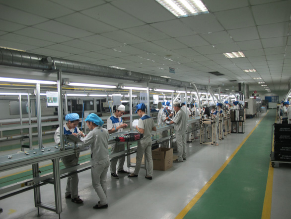 In Vietnam, business associations, labor experts in minimum wage rise controversy