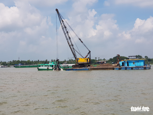 Contractors in Mekong Delta provinces struggling with sand shortage