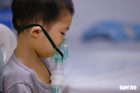 Pediatric hospitalizations up in Hanoi amid unusual weather pattern