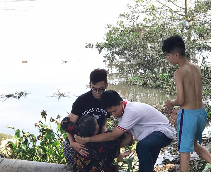 Youths praised for saving senior woman from drowning in northern Vietnam