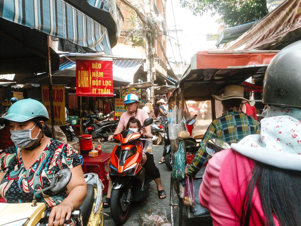 What you can eat for US$5 or less at this Ho Chi Minh City market?