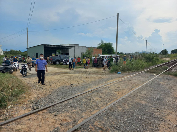 Truck-train collision kills driver in south-central Vietnam