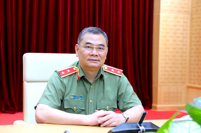 Police identify man spreading rumor that Vingroup chairman was banned from leaving Vietnam