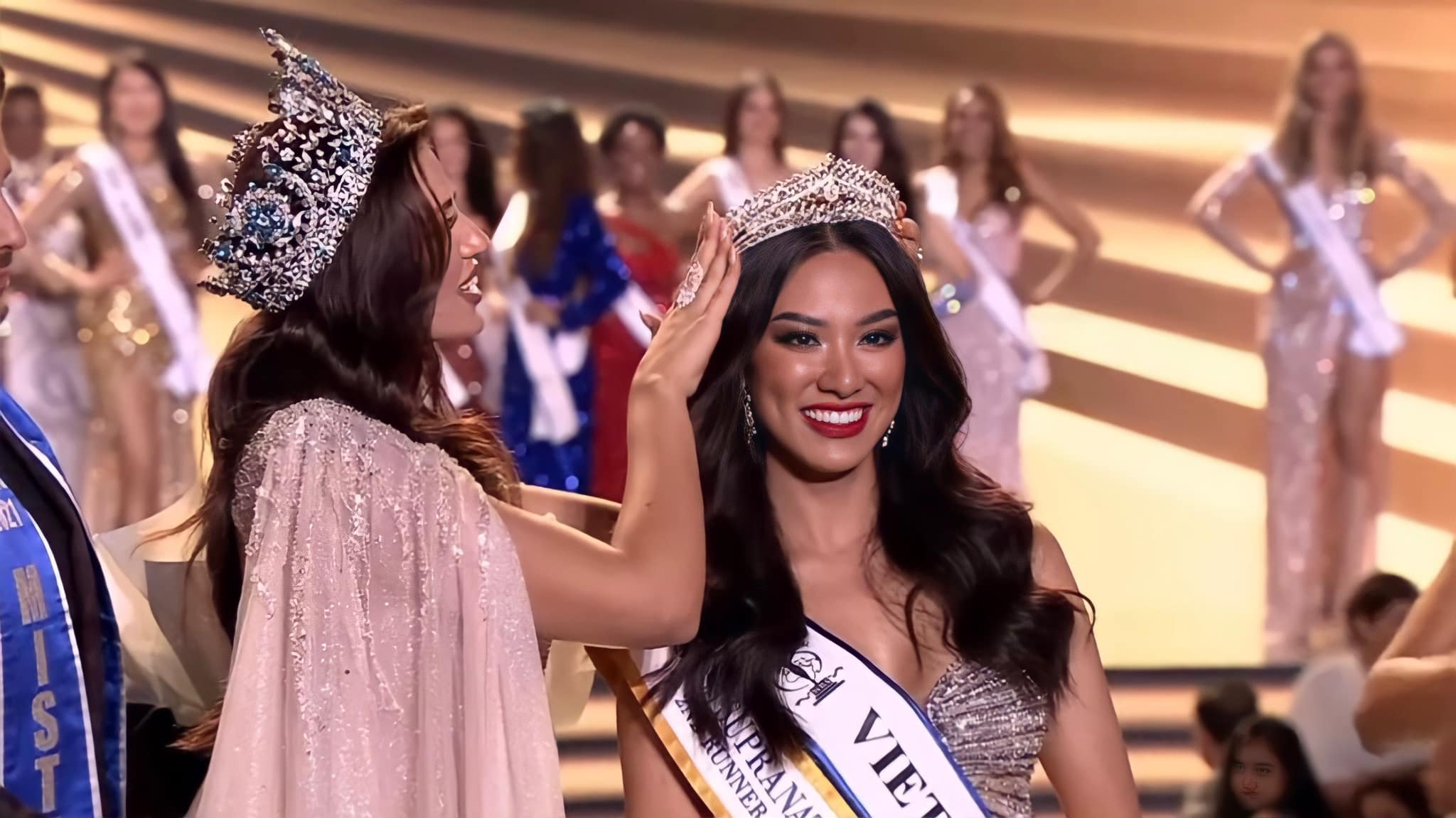 Vietnamese beauty wins second runner-up title at Miss Supranational 2022