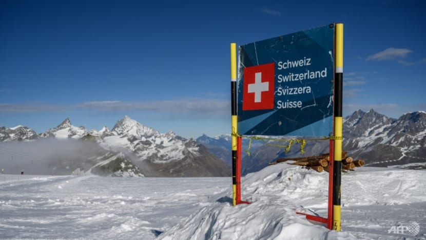 Thaw and redraw: melting glacier moves Italian-Swiss border