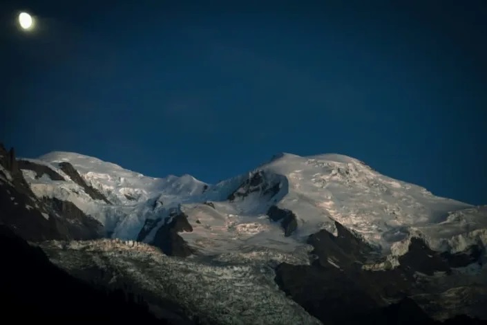 Climbing Mont Blanc a tall order as Europe swelters