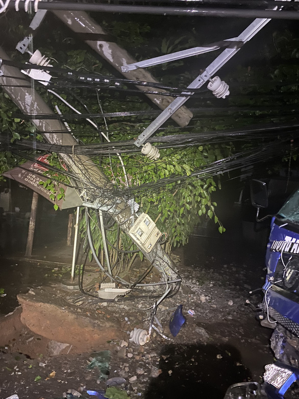 Truck crashes into power pole, causing massive blackout in southern Vietnam