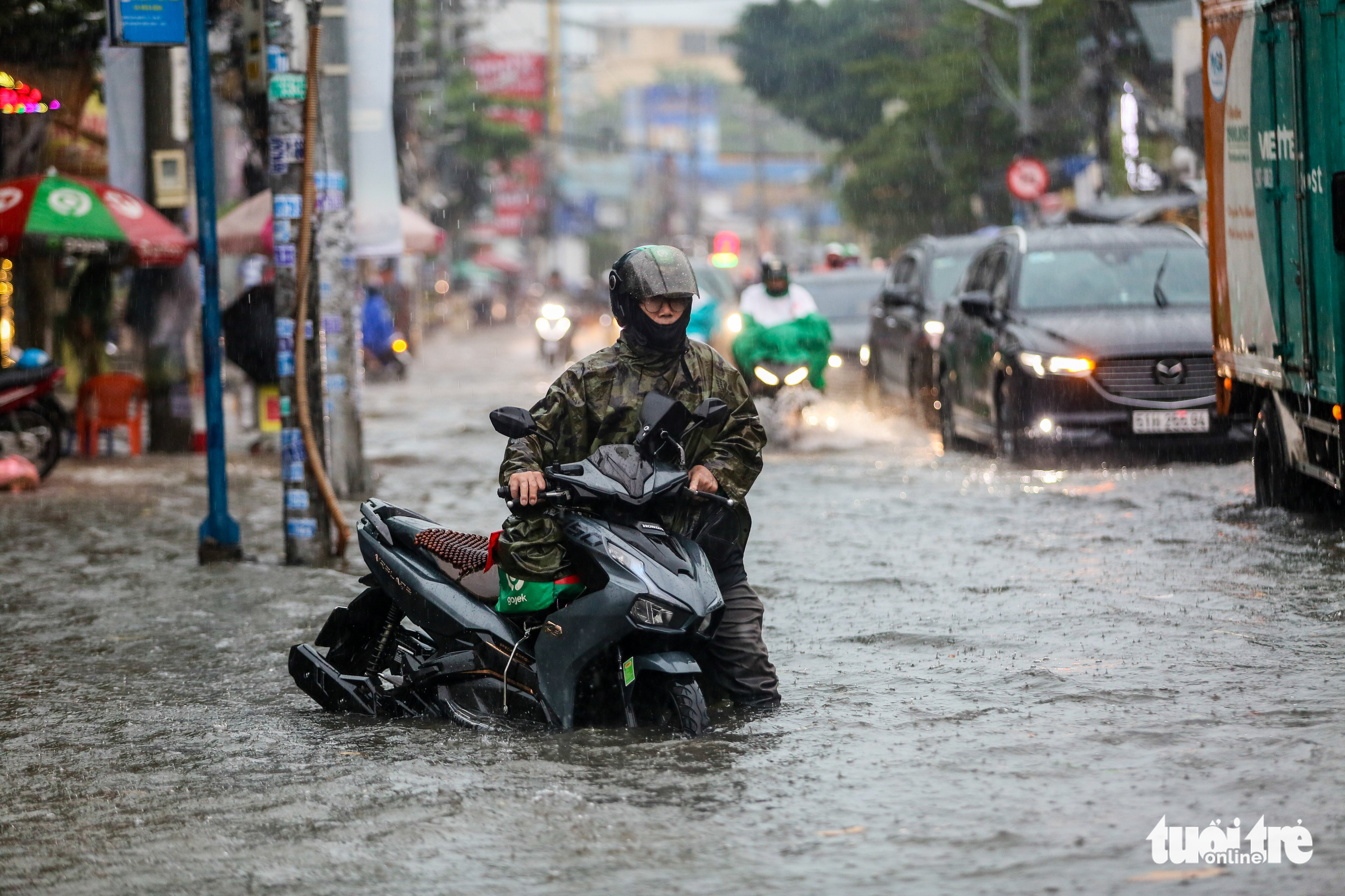 Ho Chi Minh City & Vietnam Tourism  Cross the Street – August Society