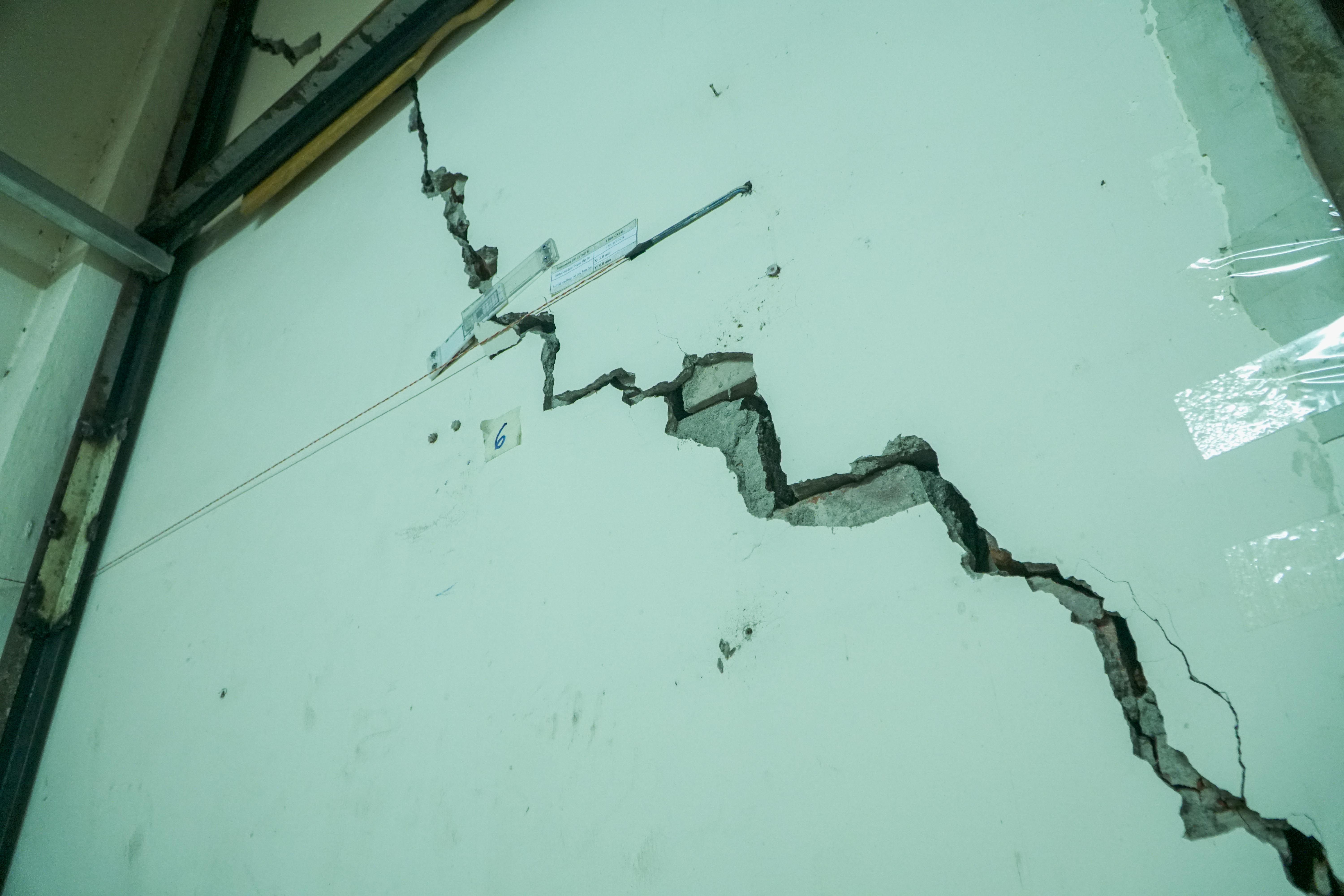 Cracks appear at houses near Hanoi’s second urban metro project