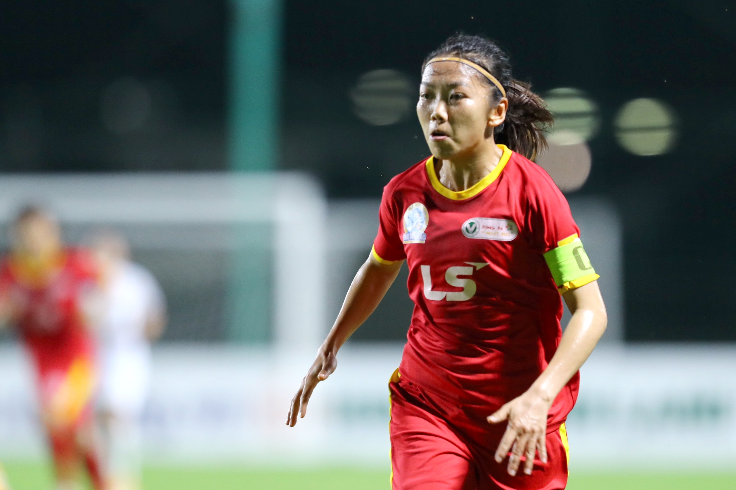 Vietnamese female striker to play in Portugal