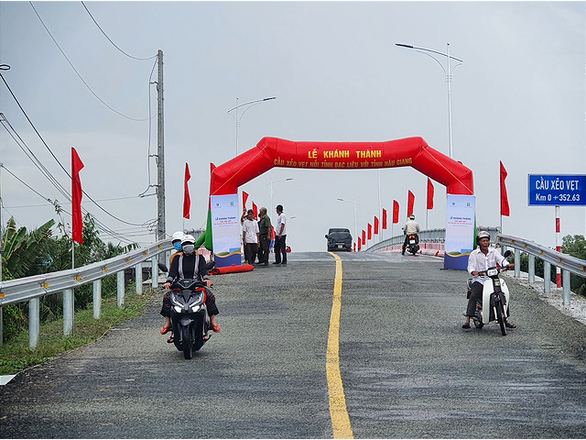 $3.3mn bridge connects provinces in Vietnam's Mekong Delta after 7-year construction