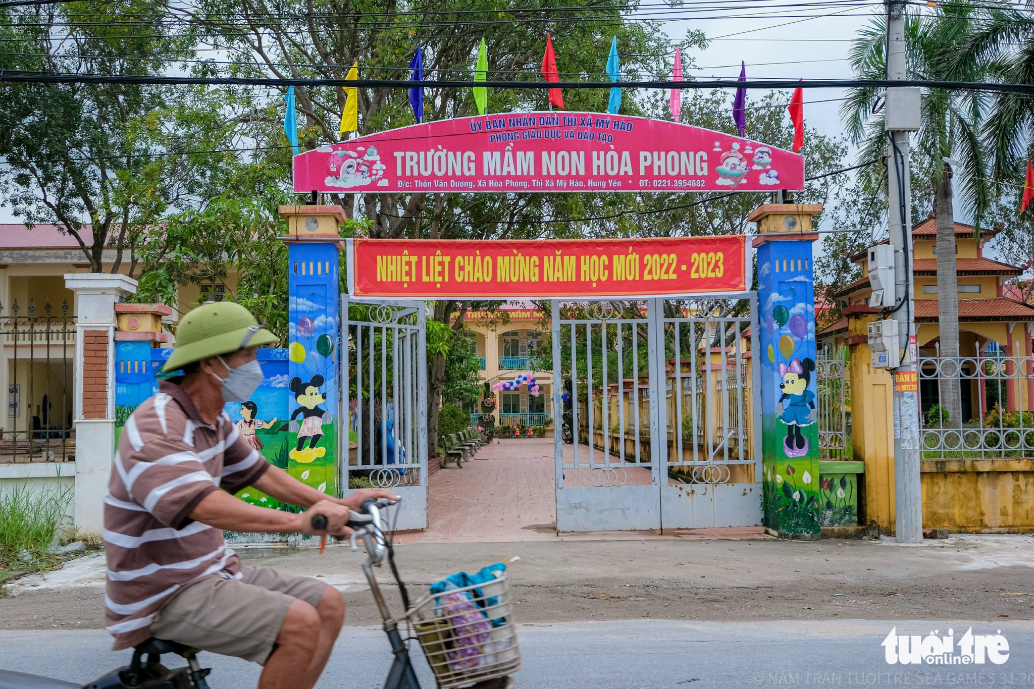 Hundreds of students off school as parents protest against waste treatment project in northern Vietnam