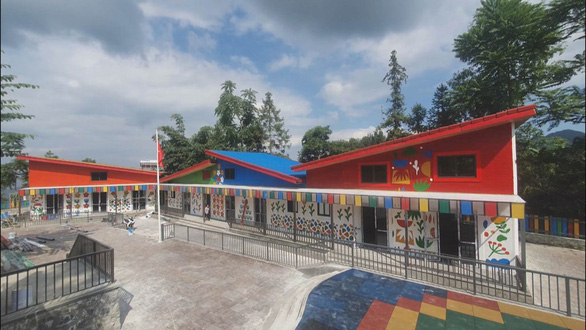 Vietnam inaugurates first school totally made of recycled plastics