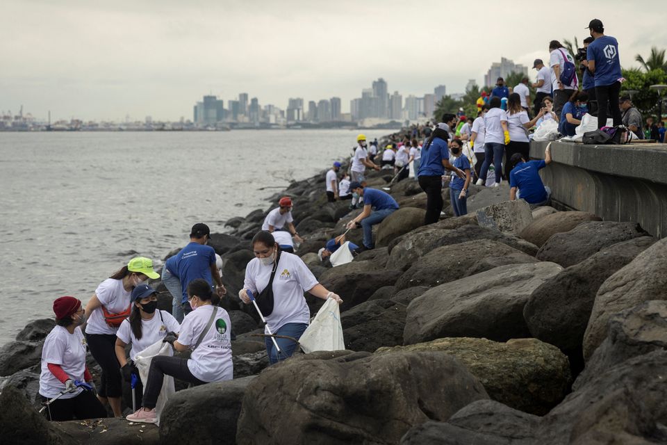 Cleanup day comes to Philippine capital's polluted bay
