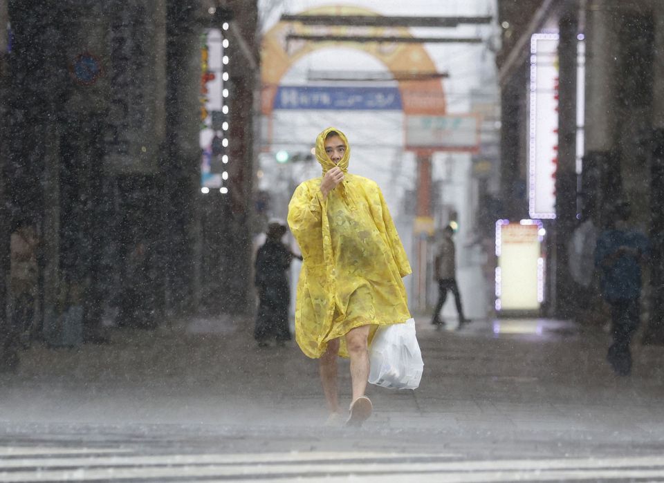 Typhoon Nanmadol snarls air, land traffic in Japan, more rain expected