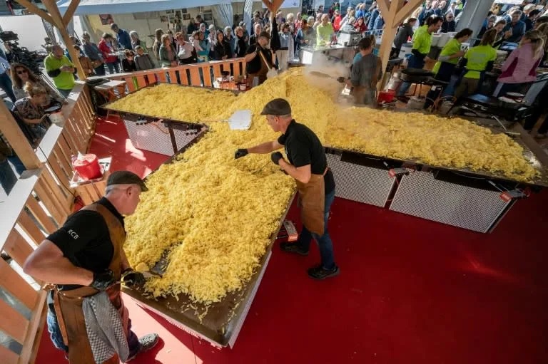 Swiss farmers cook up world's biggest rosti