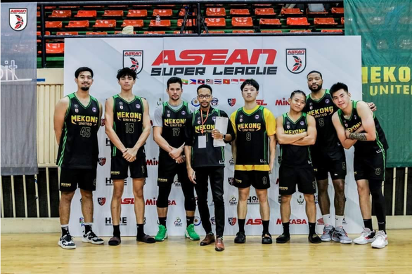 Young Vietnamese basketball talents compete in Thailand