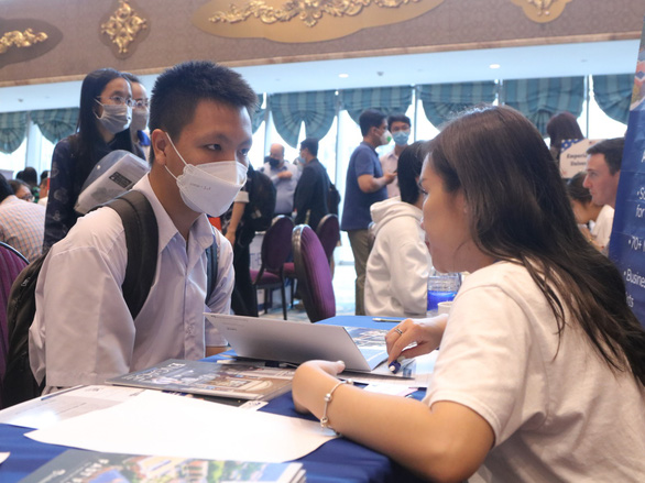 Vietnam ranks sixth in number of international students studying in US: diplomat