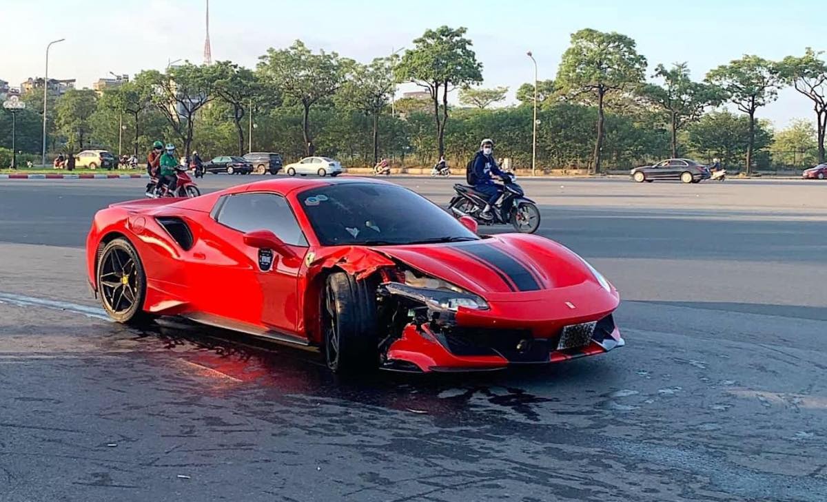 Foreigner owns Ferrari involved in Hanoi fatal crash: police