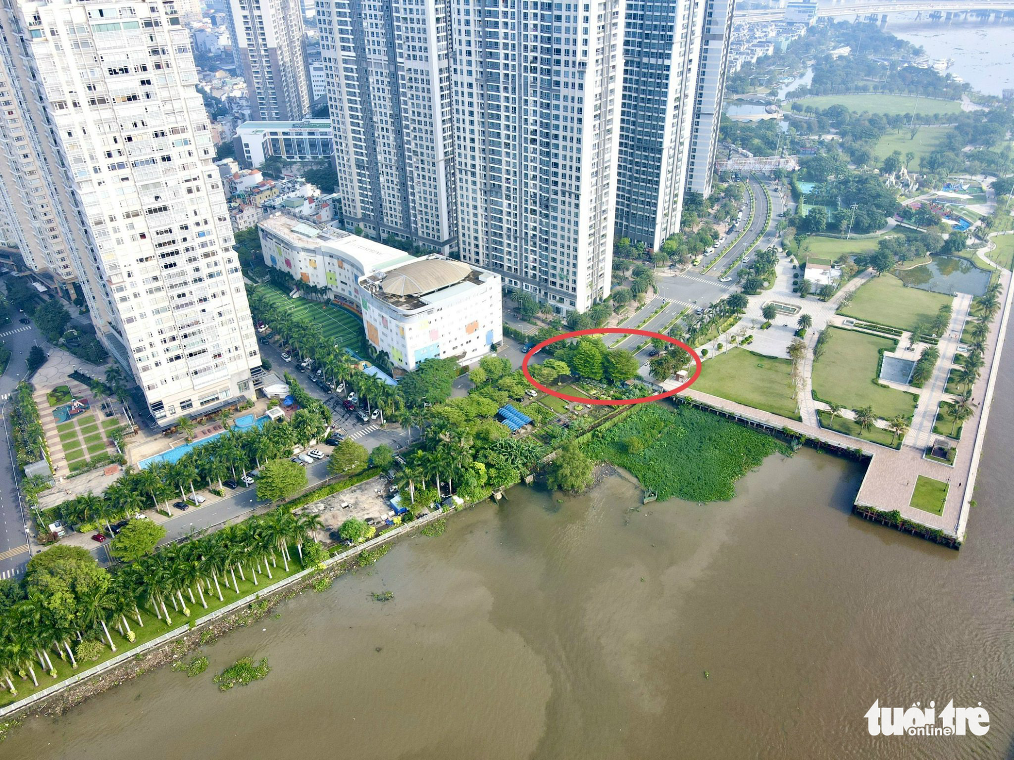 Ho Chi Minh City looks to connect private roads in two luxury condo complexes to reduce congestion