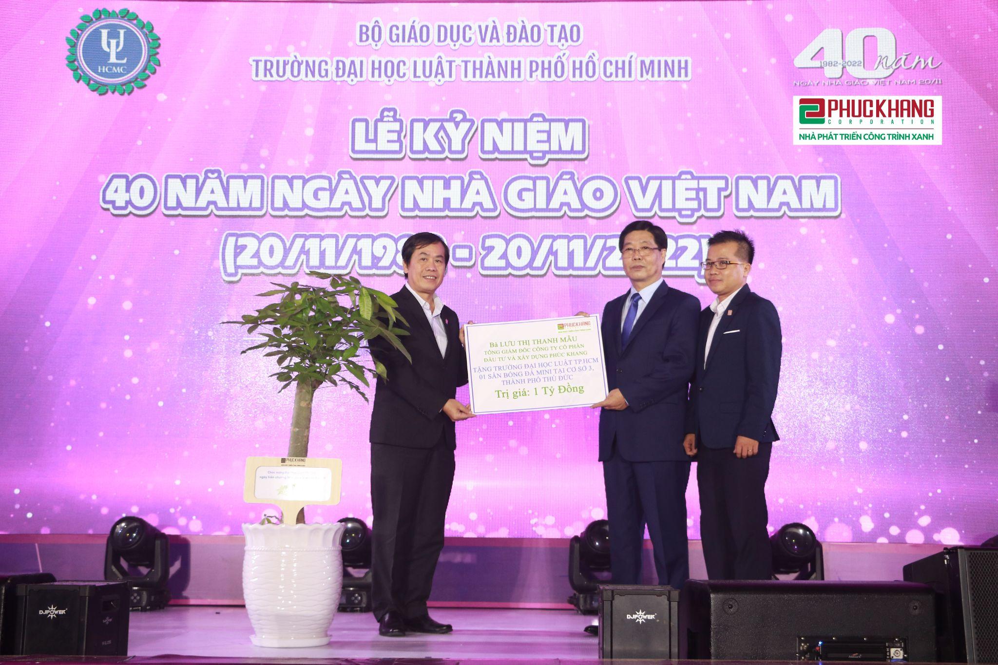 Phuc Khang Corporation presents mini football field to Ho Chi Minh City University of Law