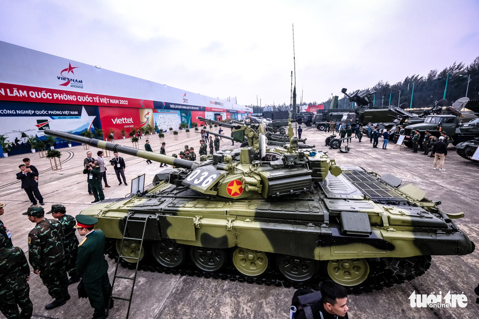 Vietnam opens first int’l defense exhibition
