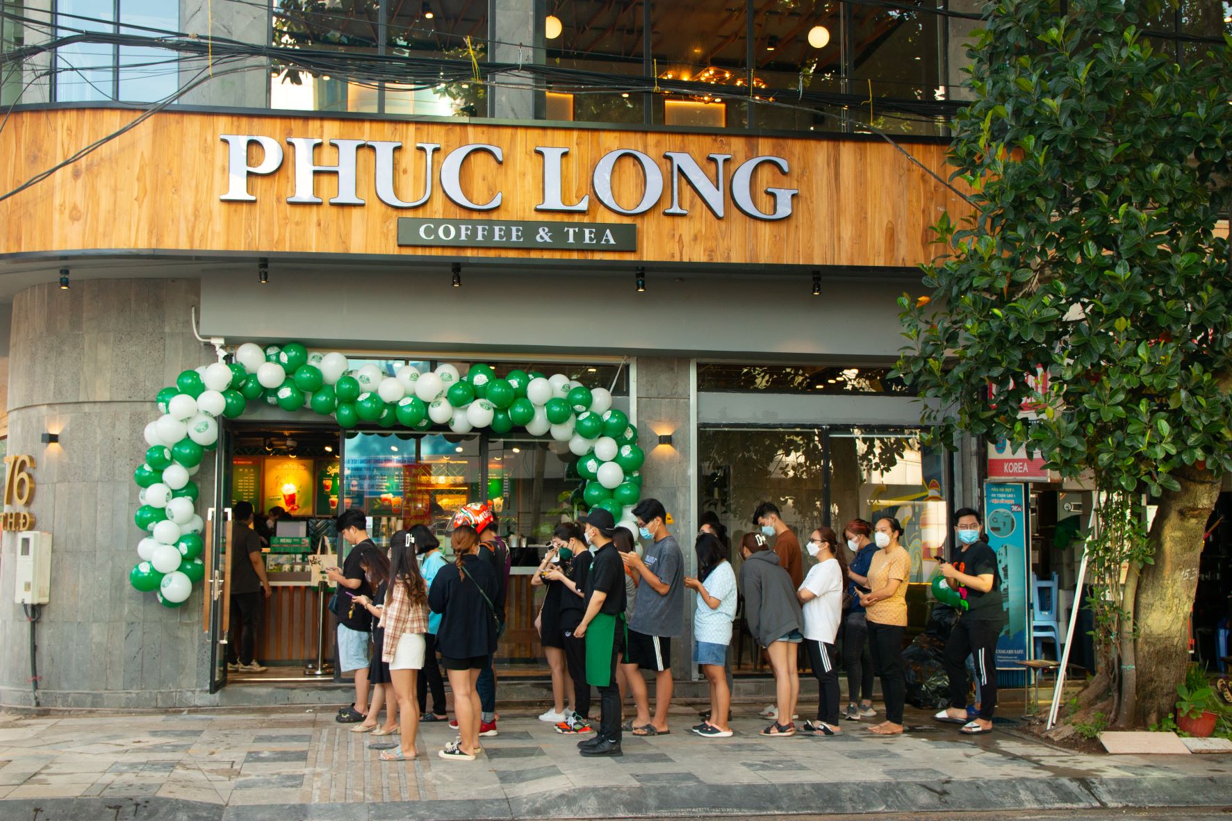What makes Phuc Long a phenomenon in Vietnam?