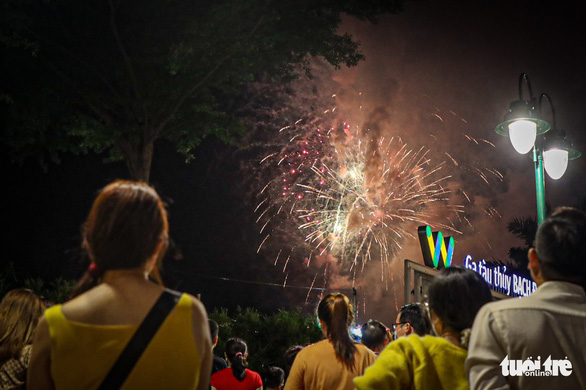 Ho Chi Minh City seeks green light to hold fireworks displays to welcome 2023