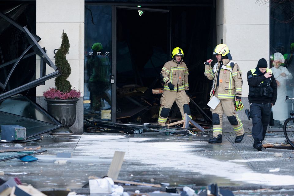 Huge Berlin aquarium bursts, spilling 1,500 fish onto road