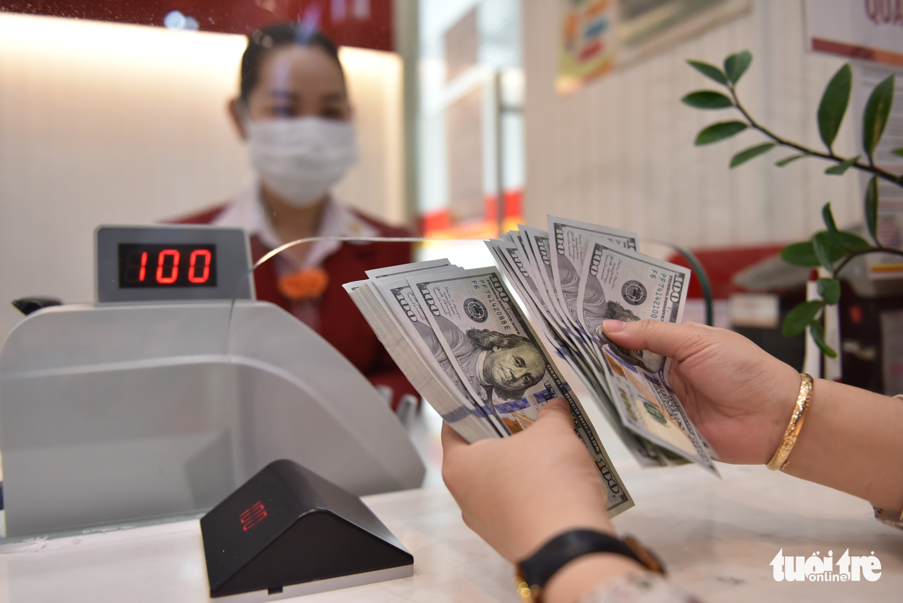 Ho Chi Minh City's overseas remittances likely to hit $6.8bn this year |  Tuoi Tre News