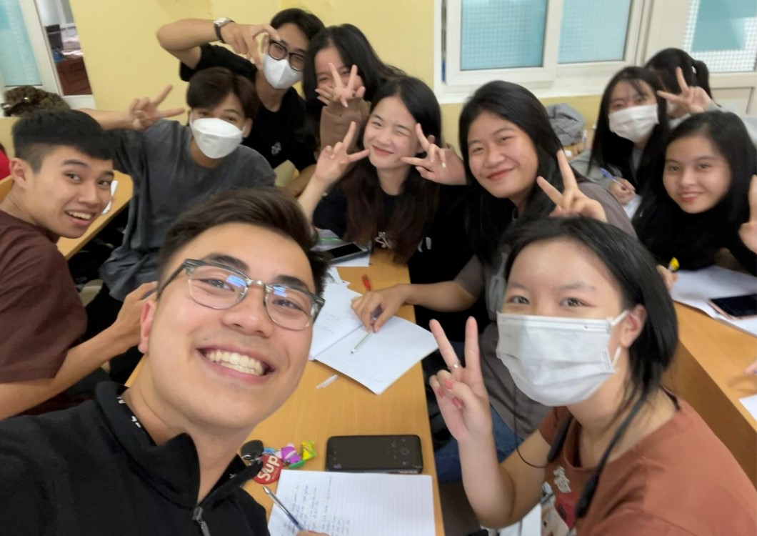 Vietnamese-American teacher inspires English learners in Vietnam