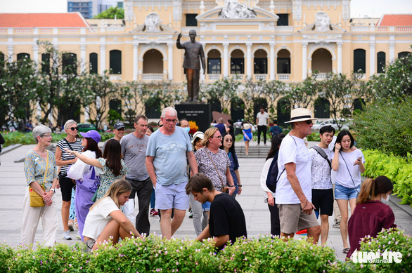 Vietnam targets 8mn int’l tourists next year