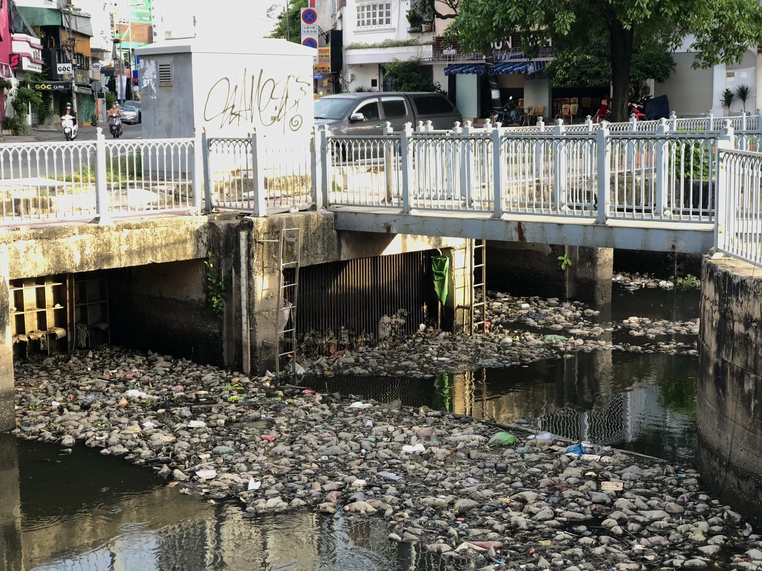 Garbage chokes Ho Chi Minh City canal