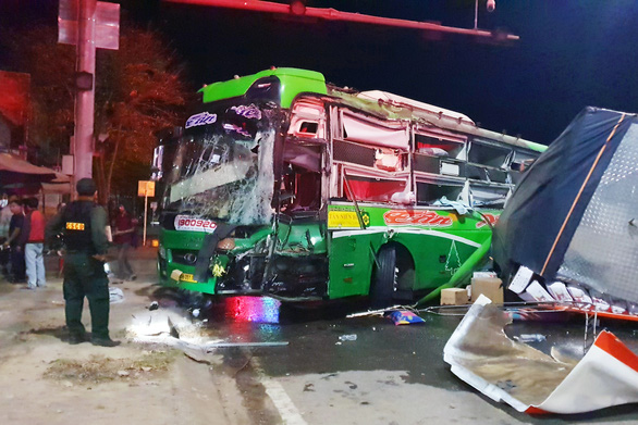 Dozens injured in sleeper bus-truck collision in southern Vietnam