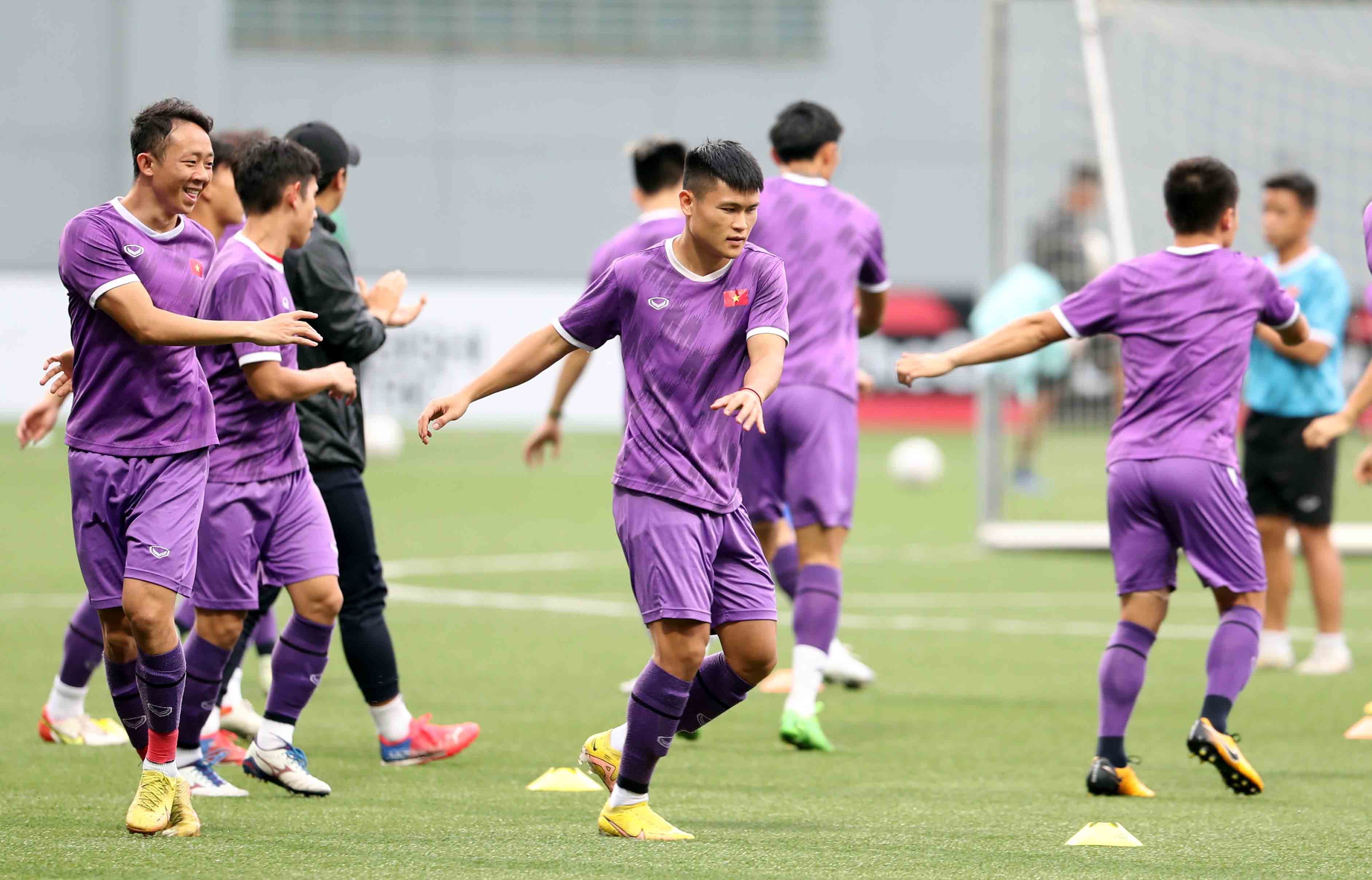 Vietnam have a shot at early AFF semifinal berth with Singapore game