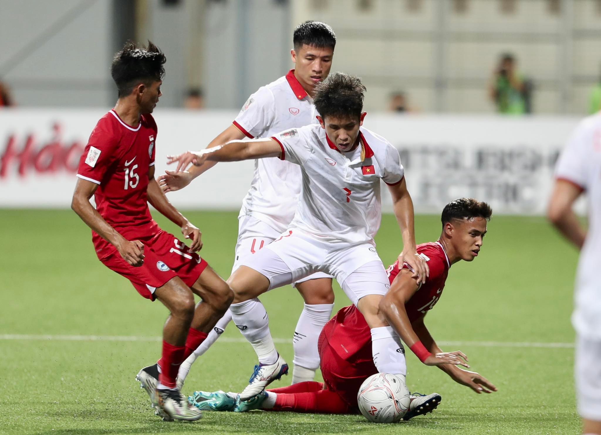 Vietnam fail to solve Singapore’s defense in goalless AFF Cup clash