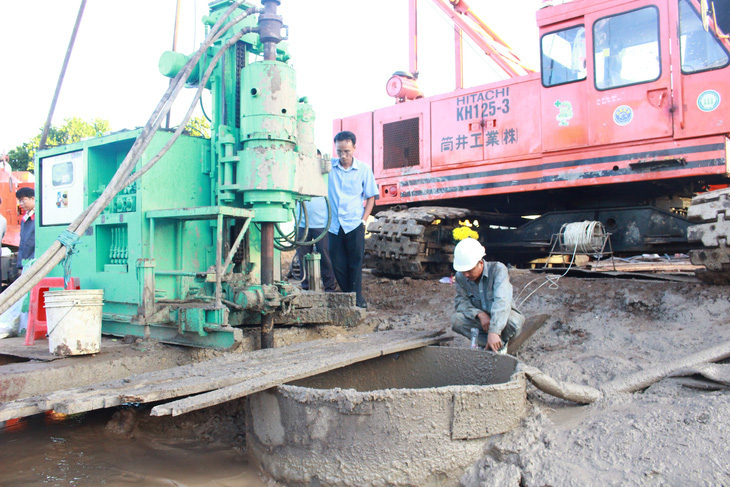 Vietnam declares boy trapped in hollow concrete pile dead