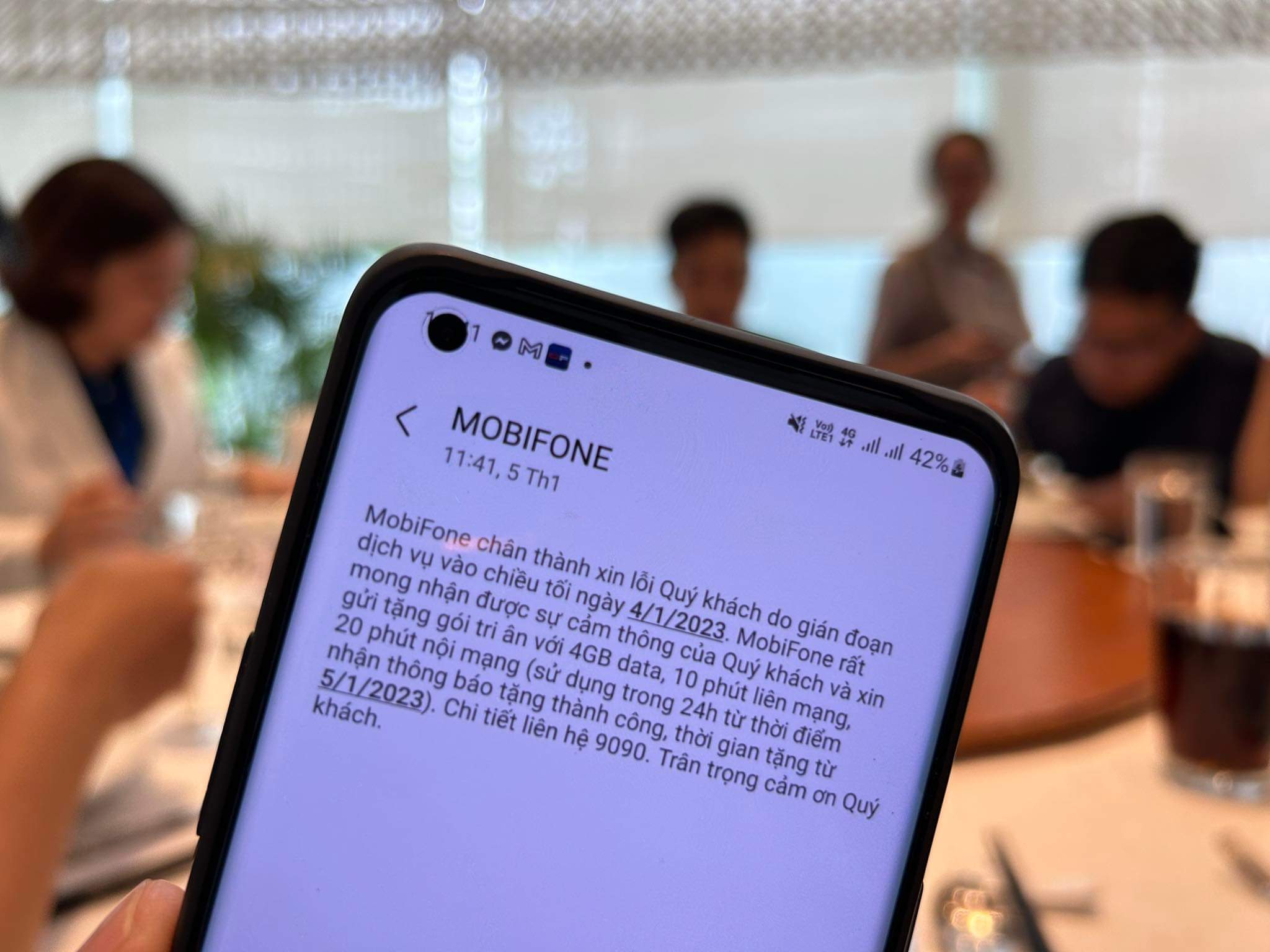 MobiFone apologizes, offers compensation for hour-long service disruption
