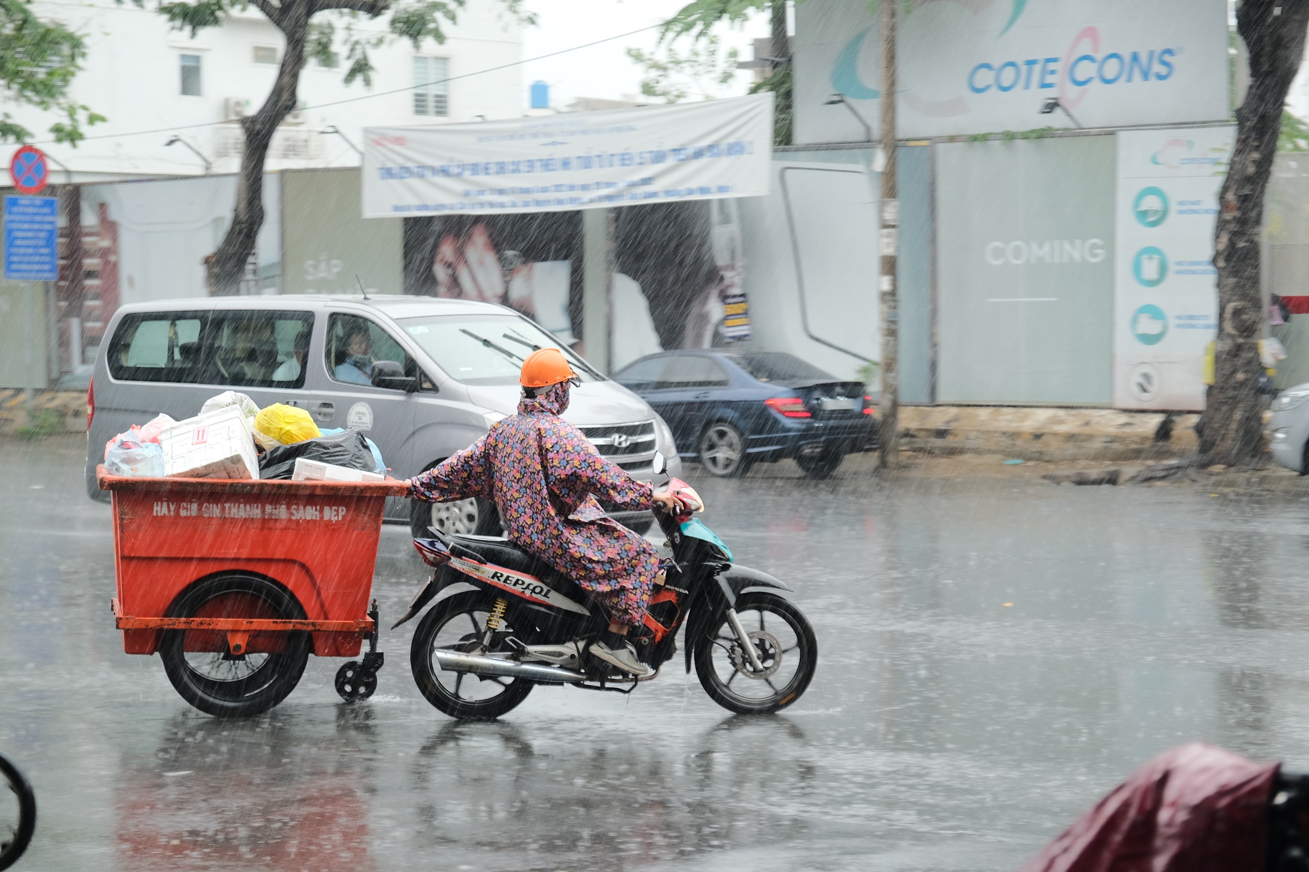 Unusual rains dampen southern Vietnam