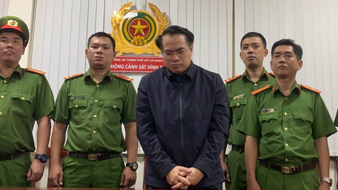 Head of Vietnam’s vehicle registration agency detained for allegedly taking bribes