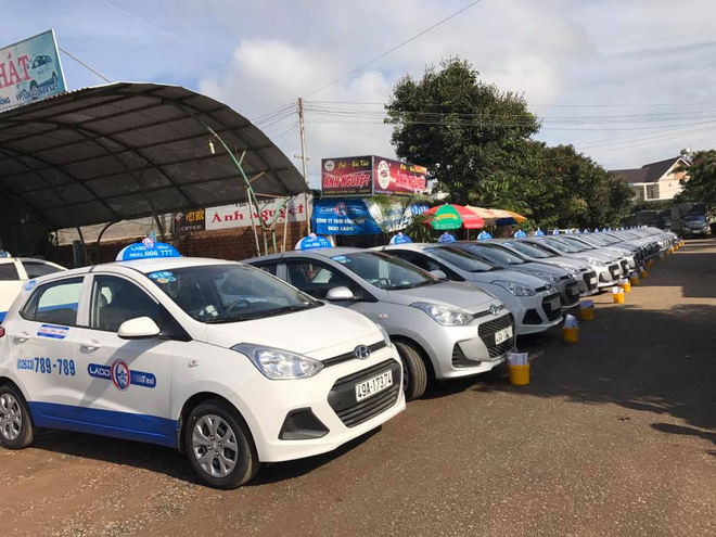 Da Lat taxi firm returns $8,000 left in taxi to passenger