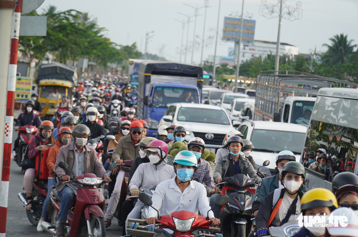 152 traffic accidents kill 89 throughout Vietnam during Tet