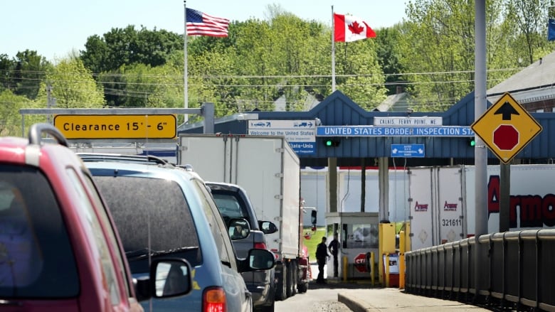 13 people from Mexico, Vietnam arrested for trying to enter US from Canada illegally
