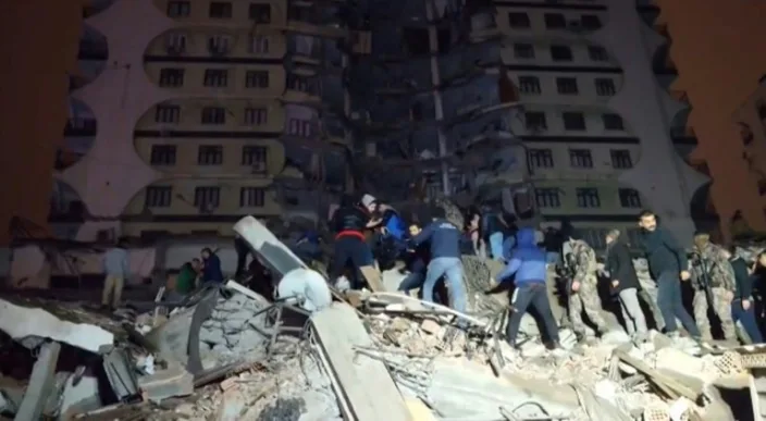 Major quake kills nearly 200 across Turkey, Syria
