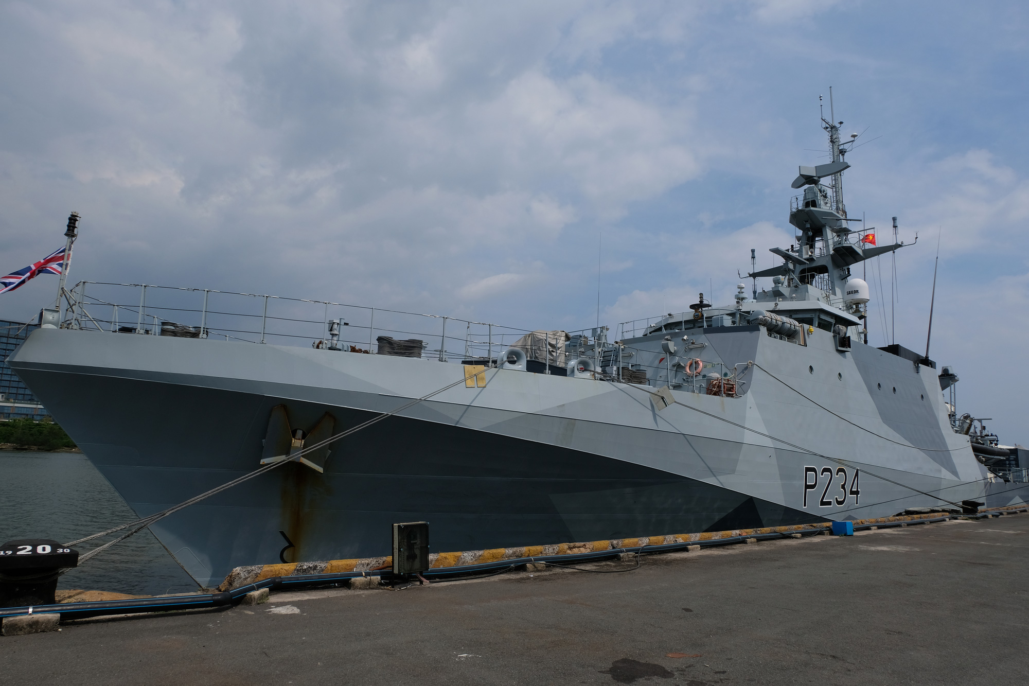 UK naval vessel begins 5-day visit to Ho Chi Minh City