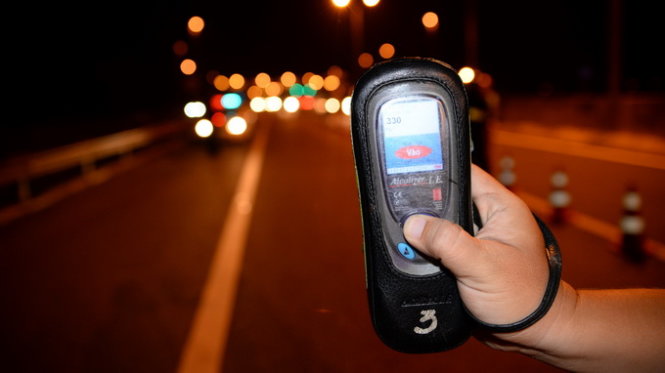 6 traffic police officers arrested for using unauthorized breathalyzers
