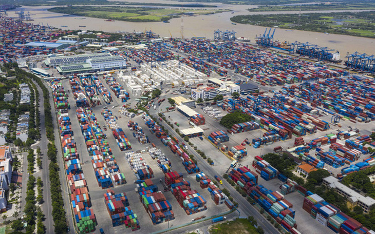Ho Chi Minh City to use seaport fee revenue for road project connecting ports, beltway